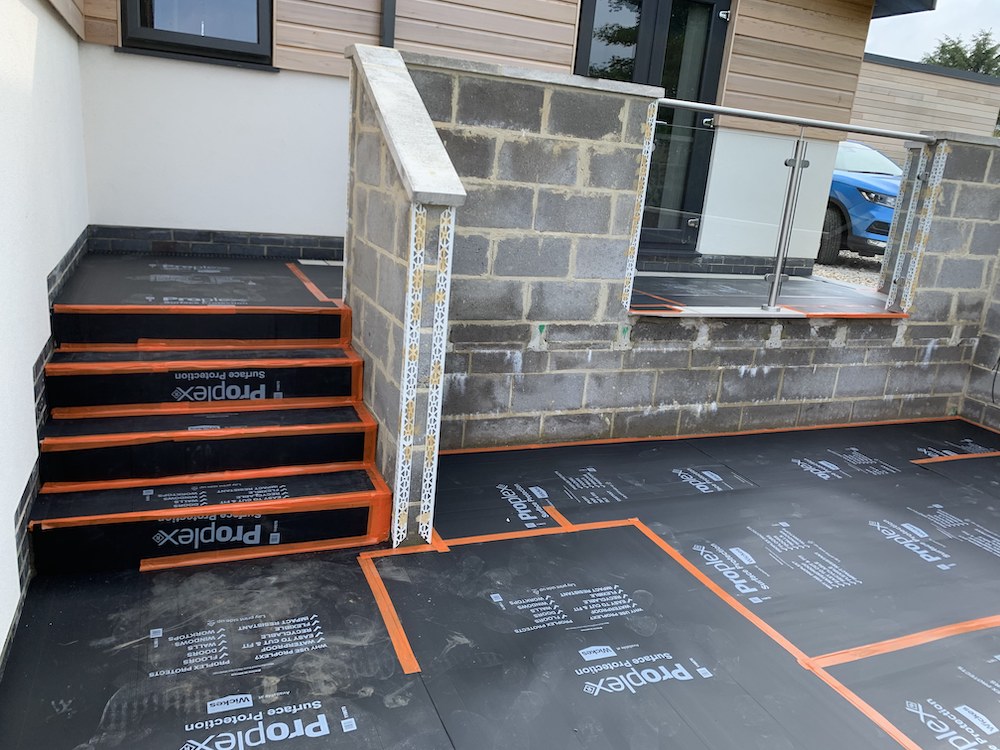 All patio area fully protected with the best sheeting. 
