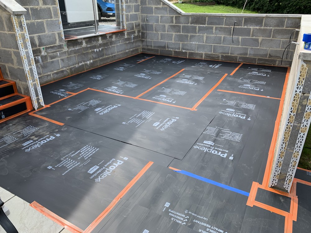 All patio area fully protected with the best sheeting.